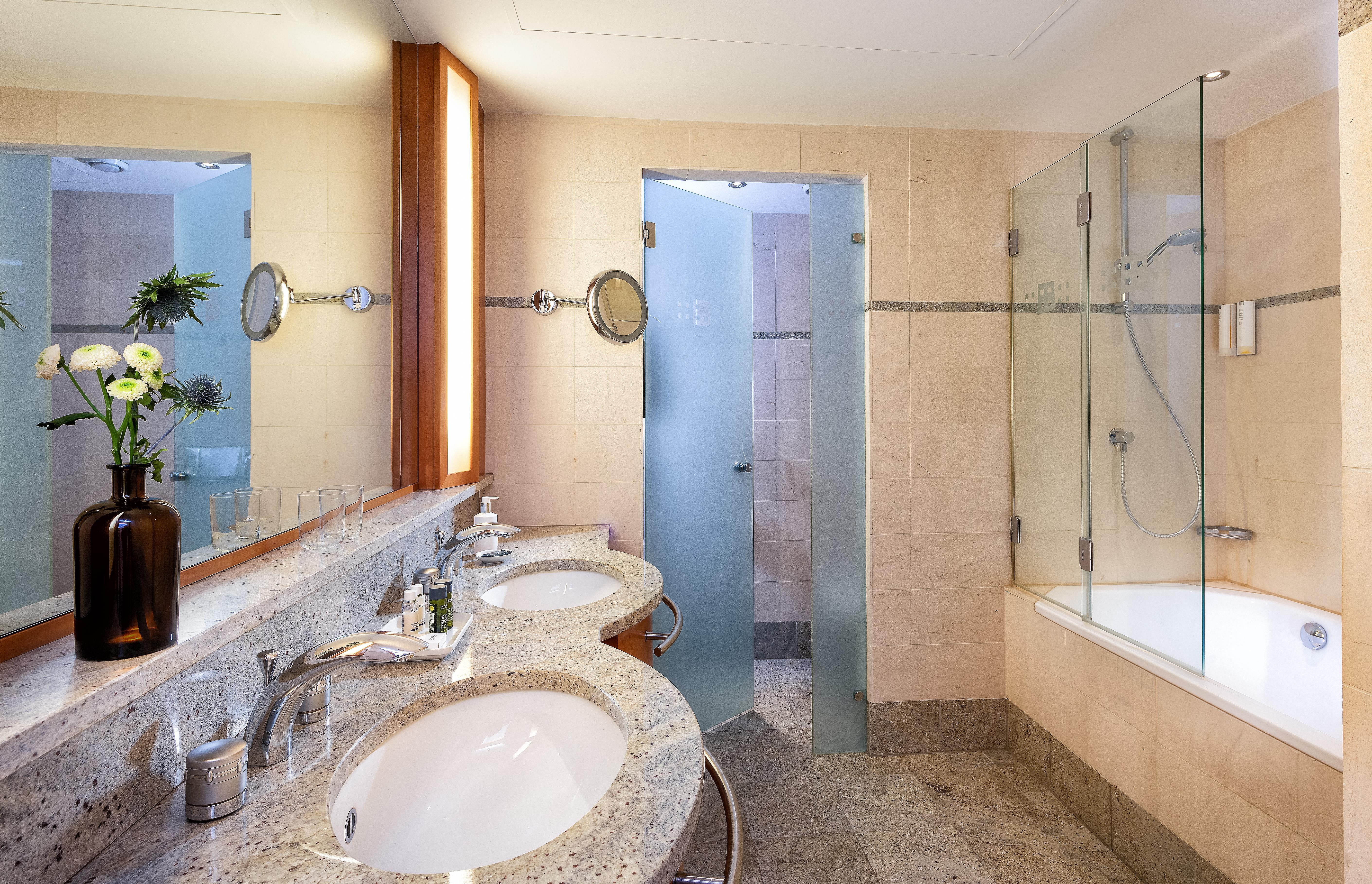 Precise Resort Bad Saarow Kültér fotó Bathroom