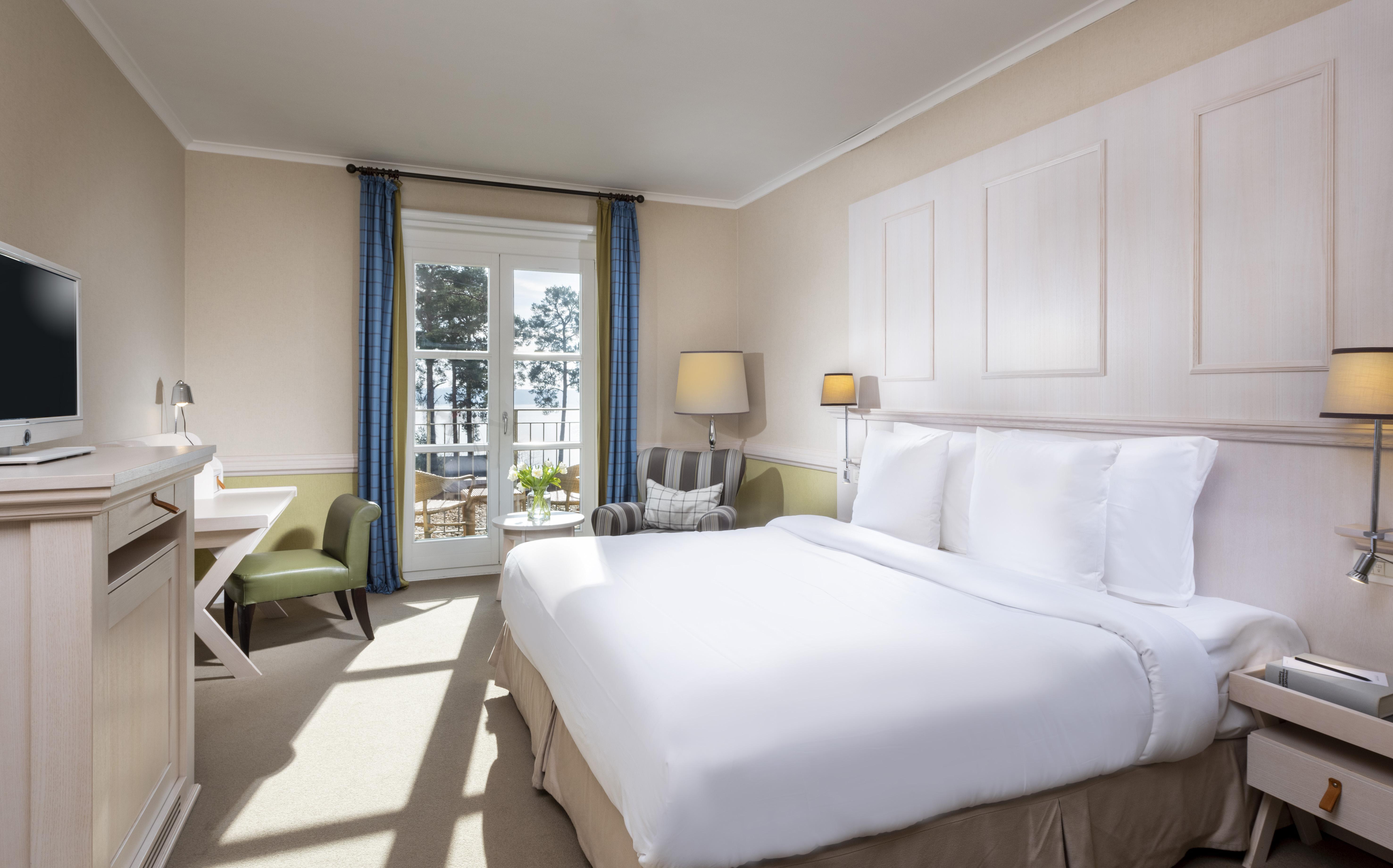 Precise Resort Bad Saarow Kültér fotó A guest room at the Hotel Viking