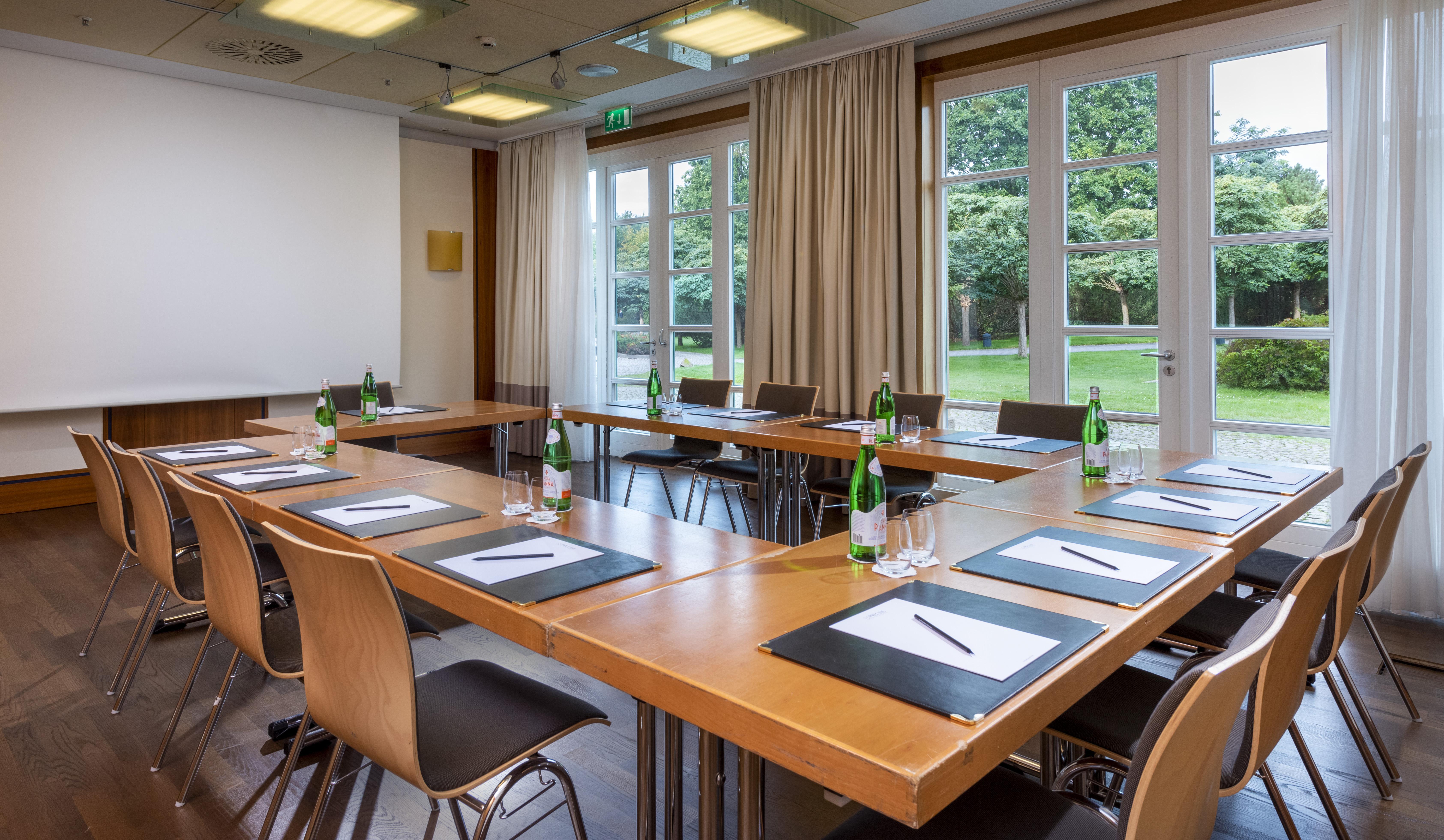 Precise Resort Bad Saarow Kültér fotó Meeting room